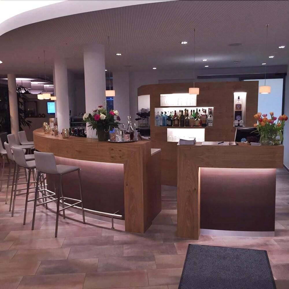 Hotel Goldenes Rad Ulm Bagian luar foto